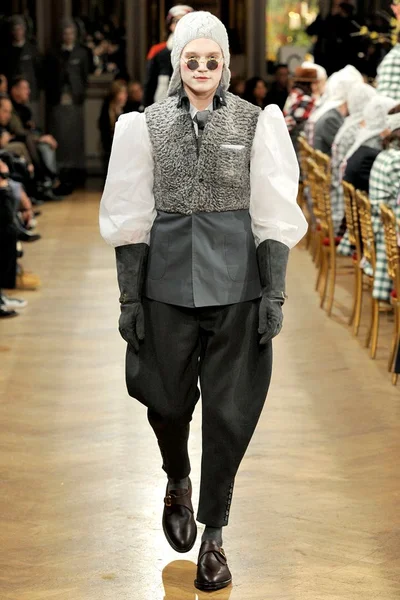 Look 27